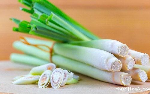 大葱一擦就掉色，是被染色了？食品安全检测仪还你一个真相